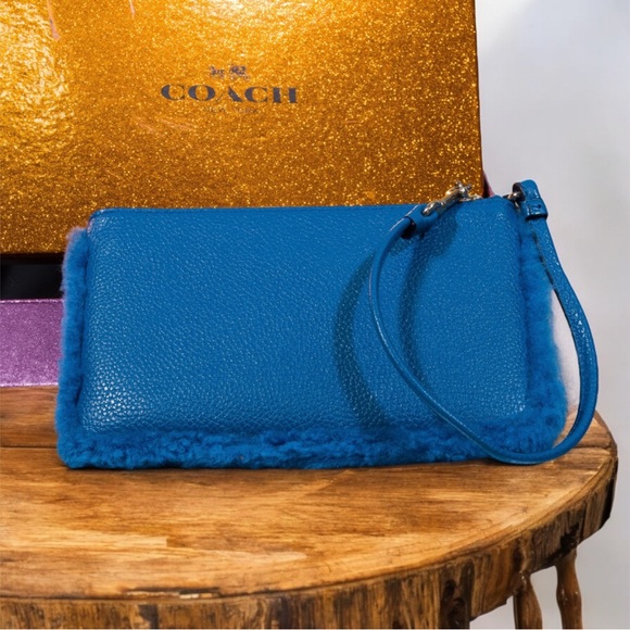 Coach Peacock Sherling Corner Zip Wristlet - Picture 3 of 5